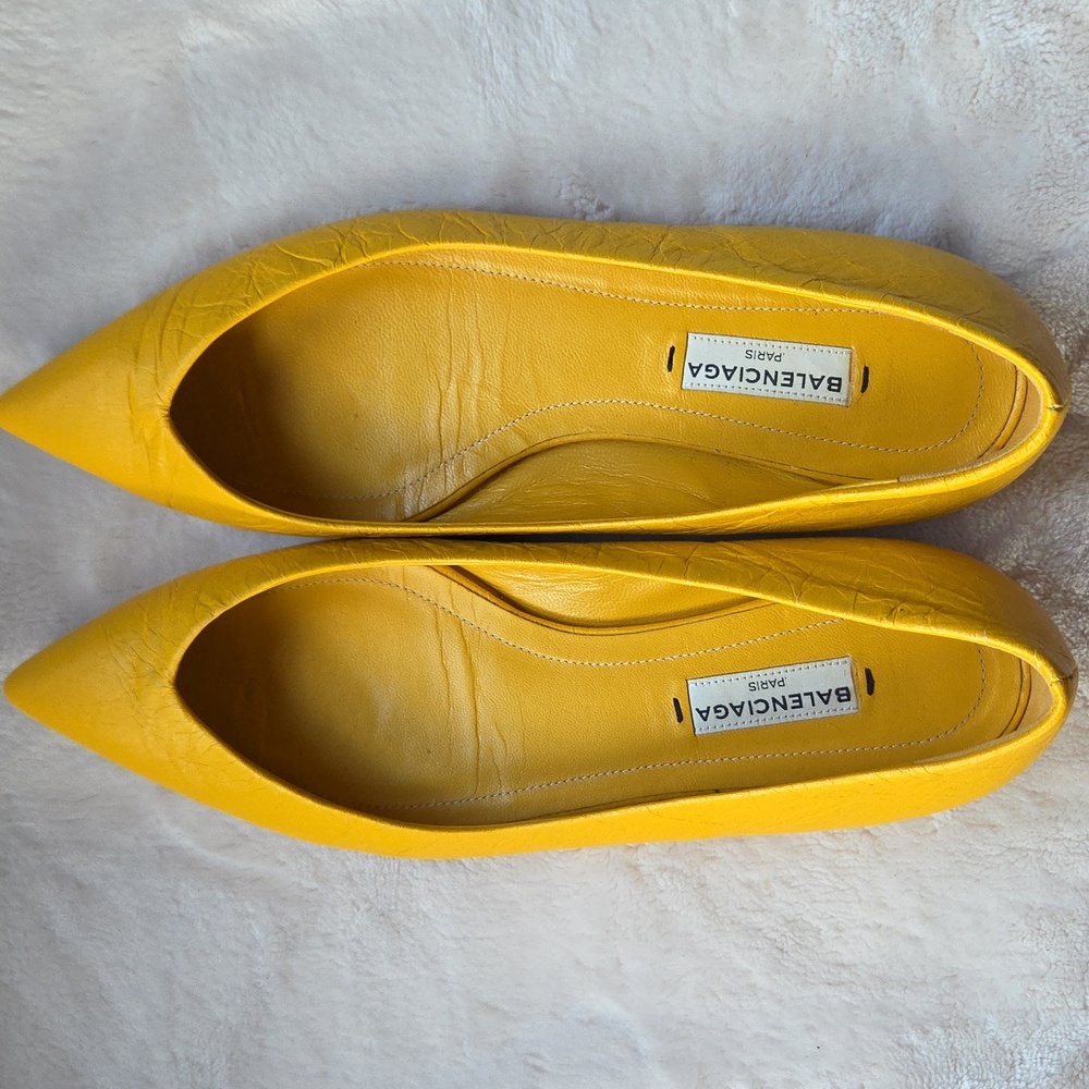 Balenciaga Yellow Pointed Flats‎